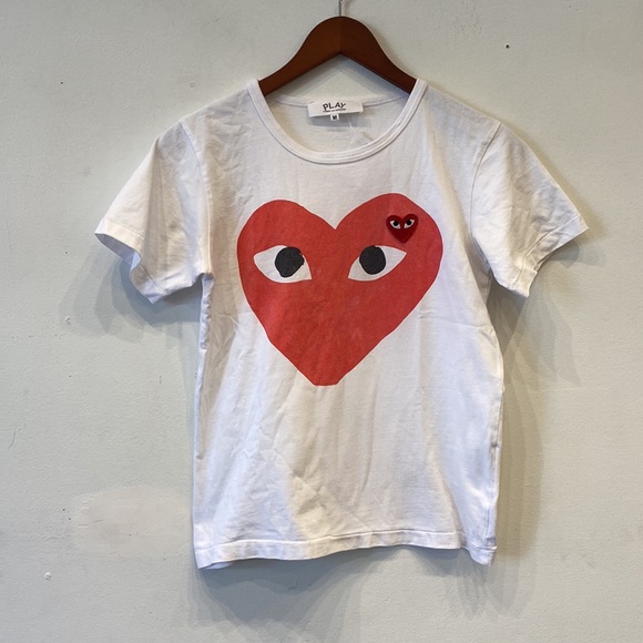 Comme Des Garçons Play Size Small White Tee Shirt Red Heart Print With Patch Top - Picture 2 of 5